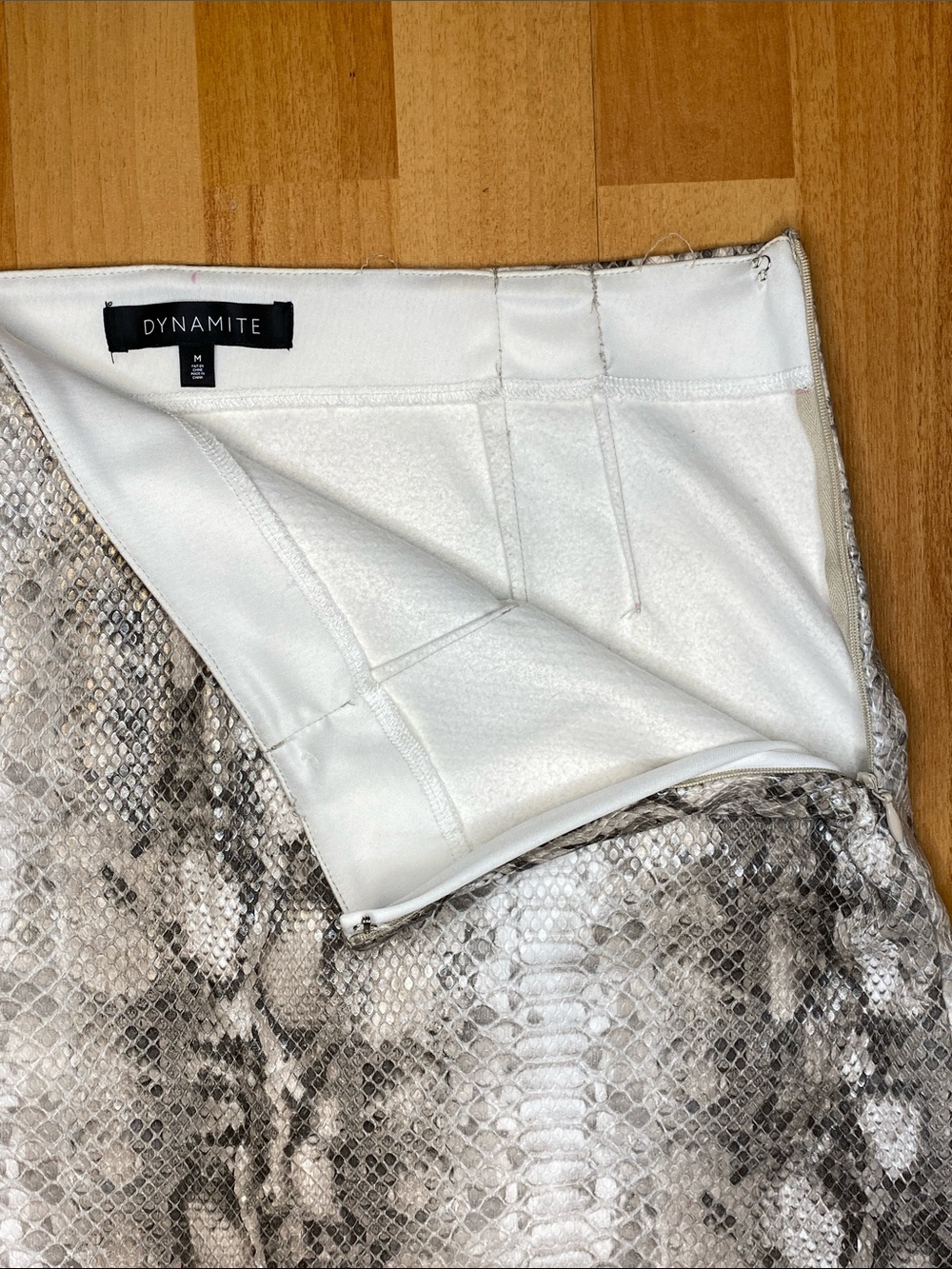 Dynamite Grey Snakeskin Mini Skirt - Picture 4 of 8